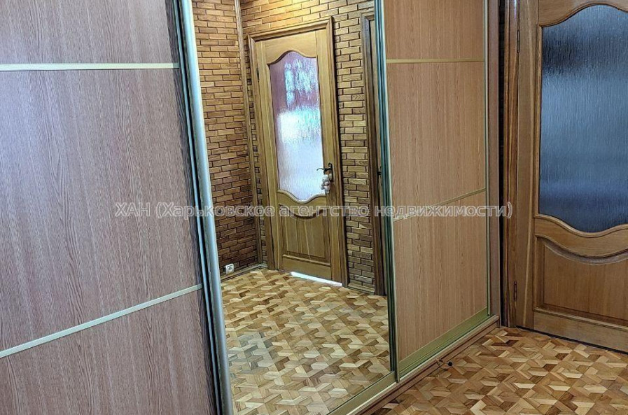 Продам квартиру, Старошишковская ул. , 3 кім., 72 м², капитальный ремонт 