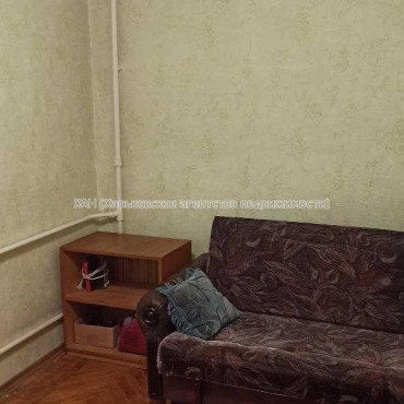 Продам квартиру, Защитников Неба ул. , 2 кім., 44 м², косметический ремонт 