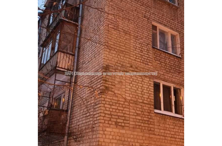 Продам квартиру, Защитников Неба ул. , 2 кім., 44 м², косметический ремонт 