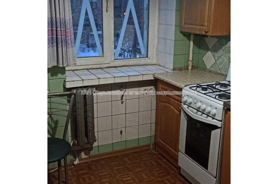Продам квартиру, Защитников Неба ул. , 2 кім., 44 м², косметический ремонт 