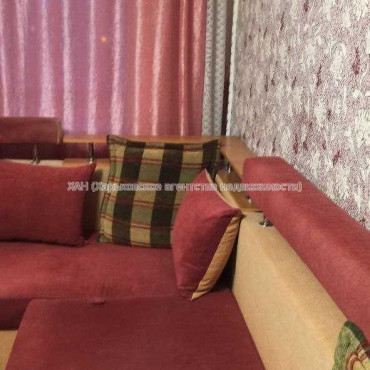 Продам квартиру, Защитников Неба ул. , 2 кім., 44 м², косметический ремонт 