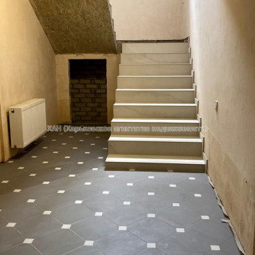 Продам квартиру, Рогатинская Левада ул. , 6 кім., 140 м², частичный ремонт 