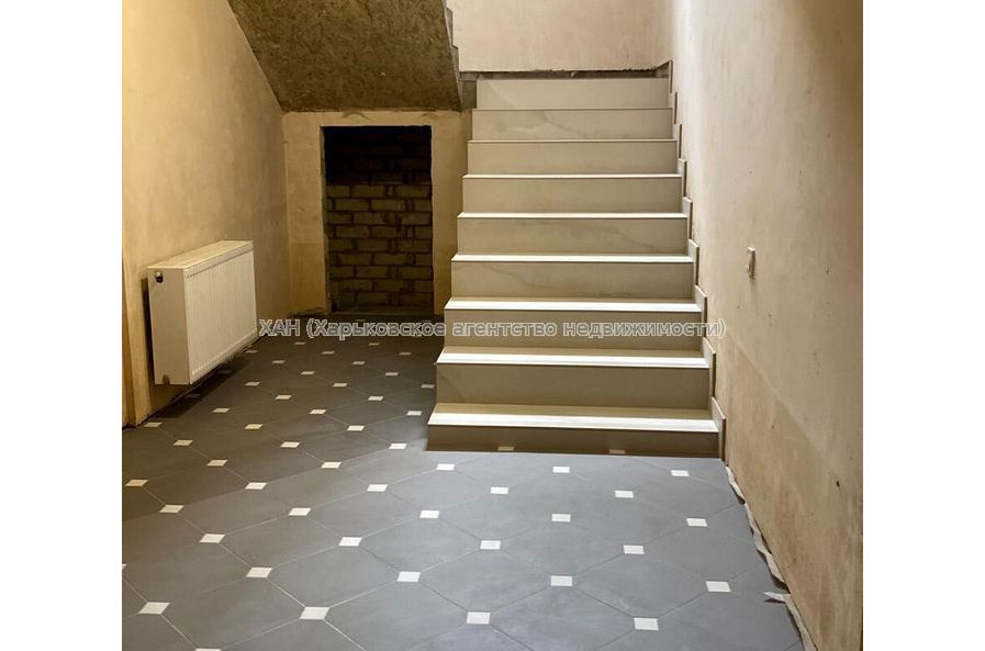 Продам квартиру, Рогатинская Левада ул. , 6 кім., 140 м², частичный ремонт 