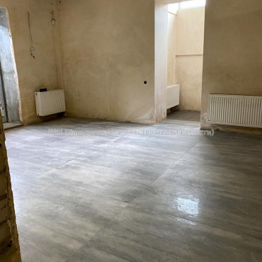 Продам квартиру, Рогатинская Левада ул. , 6 кім., 140 м², частичный ремонт 