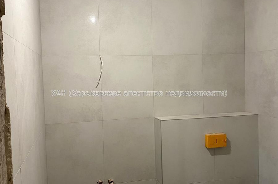 Продам квартиру, Рогатинская Левада ул. , 6 кім., 140 м², частичный ремонт 