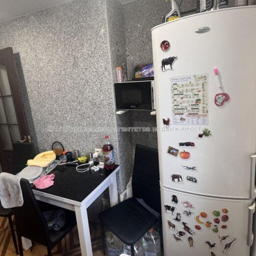 Продам квартиру, Ромашкина ул. , 3 кім., 66.90 м², капитальный ремонт 