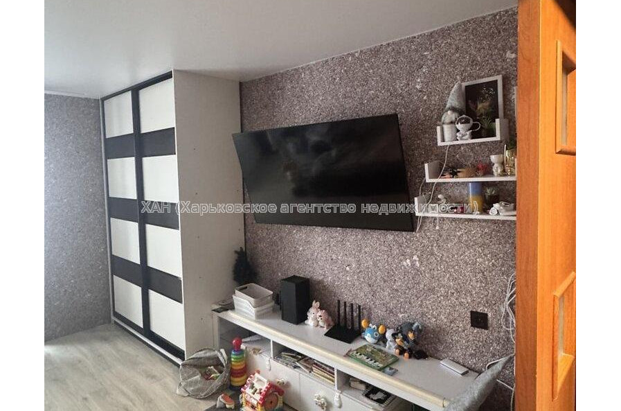 Продам квартиру, Ромашкина ул. , 3 кім., 66.90 м², капитальный ремонт 