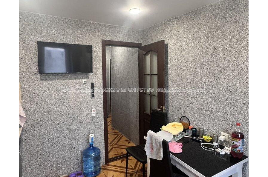 Продам квартиру, Ромашкина ул. , 3 кім., 66.90 м², капитальный ремонт 