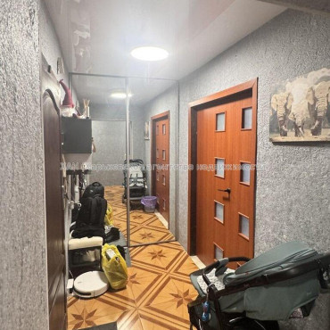 Продам квартиру, Ромашкина ул. , 3 кім., 66.90 м², капитальный ремонт 