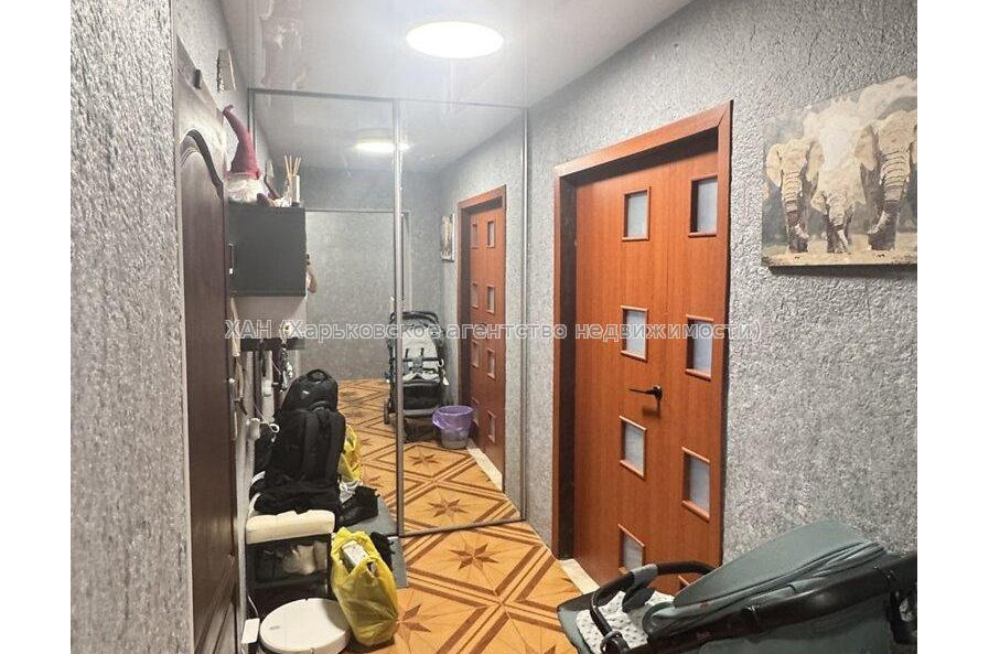 Продам квартиру, Ромашкина ул. , 3 кім., 66.90 м², капитальный ремонт 