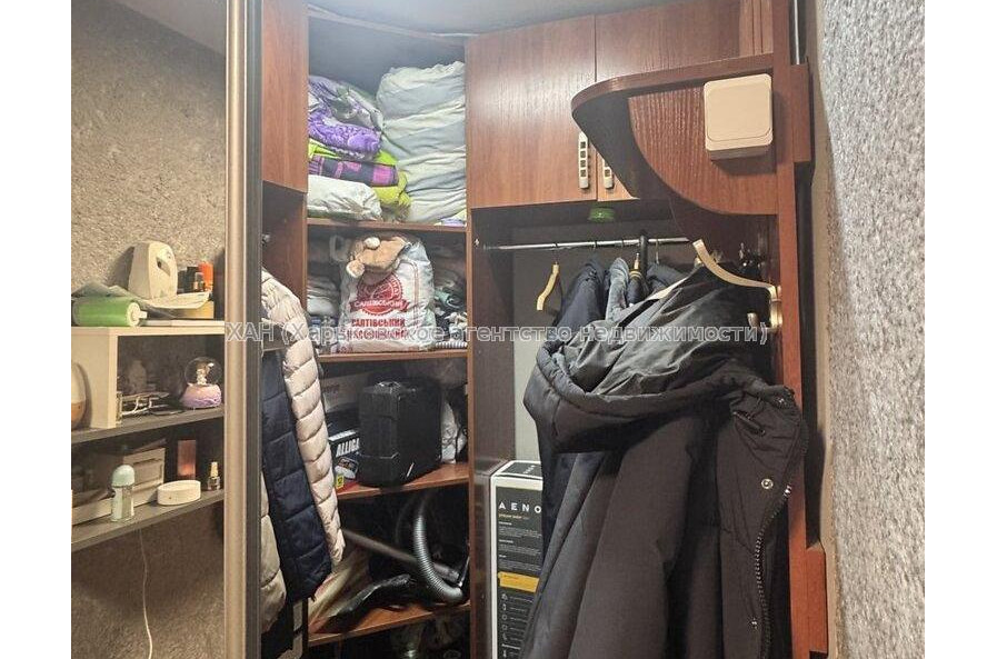 Продам квартиру, Ромашкина ул. , 3 кім., 66.90 м², капитальный ремонт 