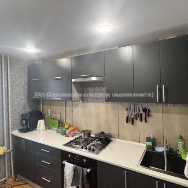 Продам квартиру, Ромашкина ул. , 3 кім., 66.90 м², капитальный ремонт 