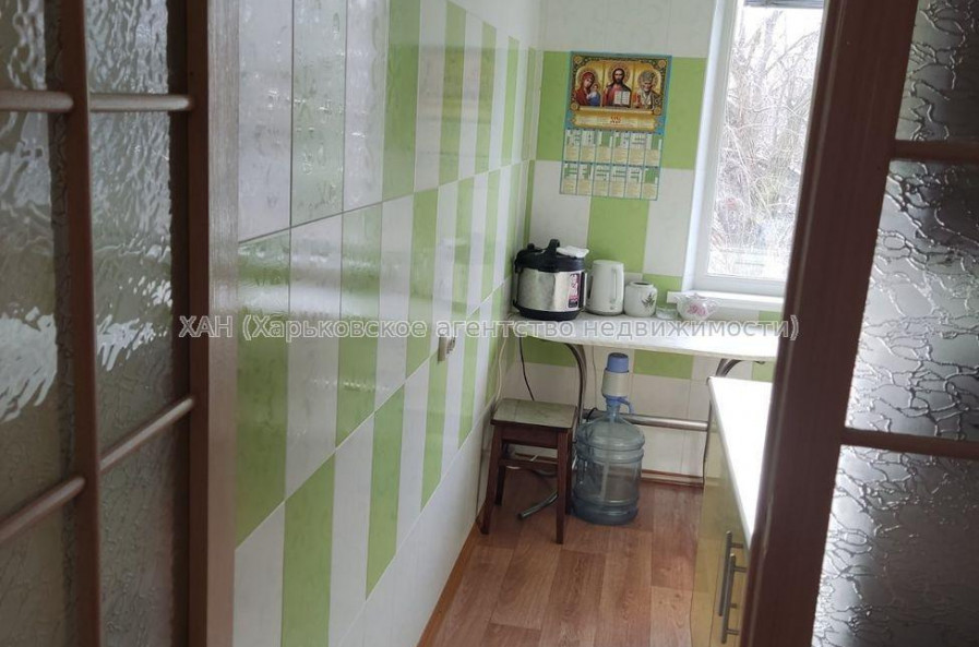 Продам квартиру, Академика Павлова ул. , 4 кім., 69.80 м², косметический ремонт 