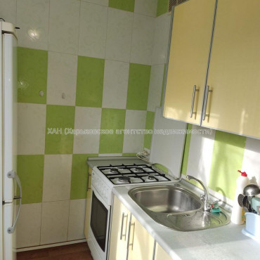 Продам квартиру, Академика Павлова ул. , 4 кім., 69.80 м², косметический ремонт 