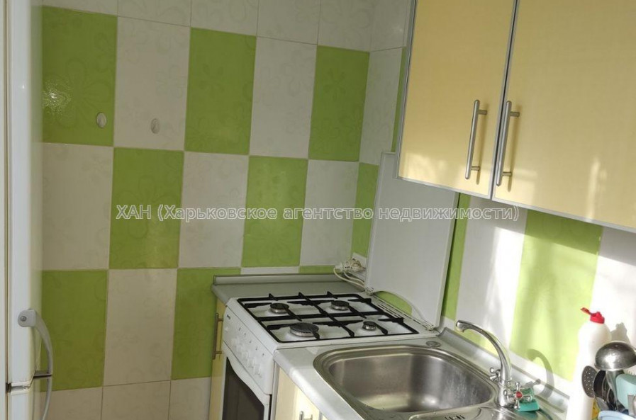 Продам квартиру, Академика Павлова ул. , 4 кім., 69.80 м², косметический ремонт 