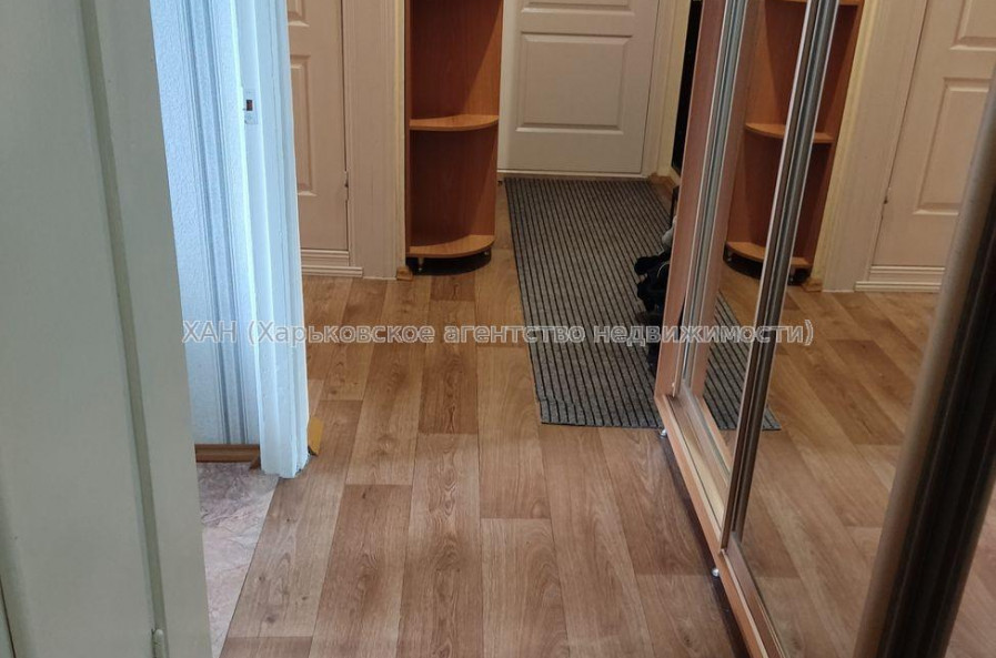 Продам квартиру, Академика Павлова ул. , 4 кім., 69.80 м², косметический ремонт 