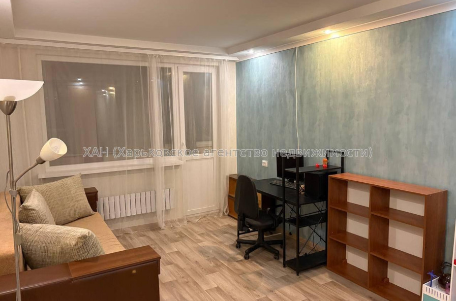 Продам квартиру, Соборности Украины ул. , 3 кім., 70 м², капитальный ремонт 