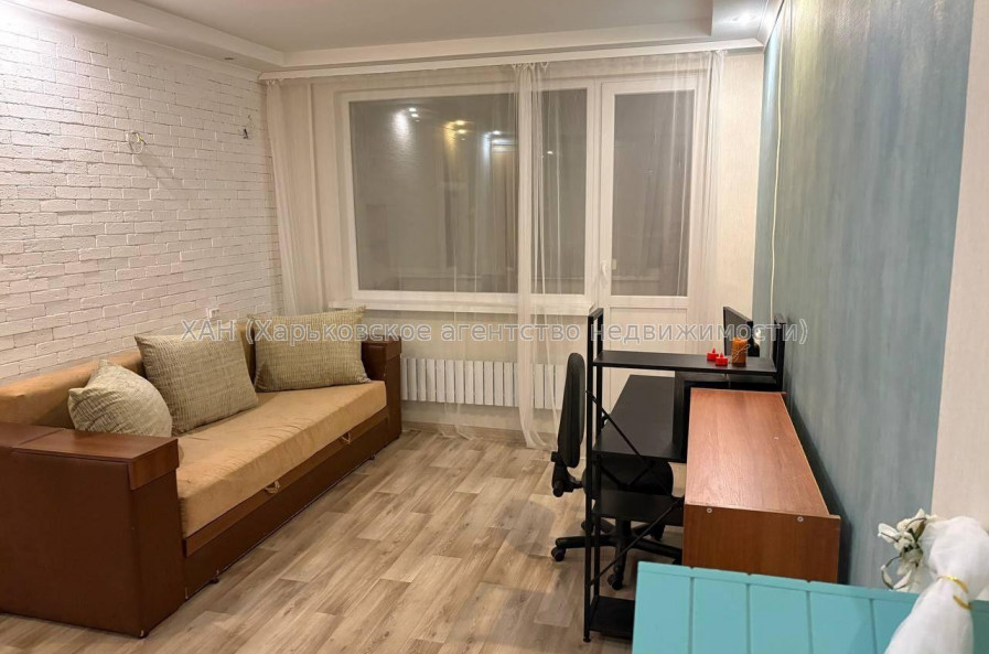 Продам квартиру, Соборности Украины ул. , 3 кім., 70 м², капитальный ремонт 