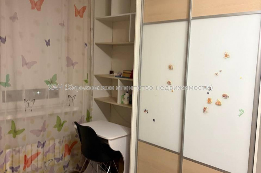 Продам квартиру, Соборности Украины ул. , 3 кім., 70 м², капитальный ремонт 