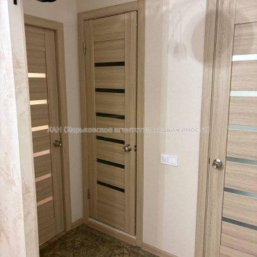 Продам квартиру, Соборности Украины ул. , 3 кім., 70 м², капитальный ремонт 