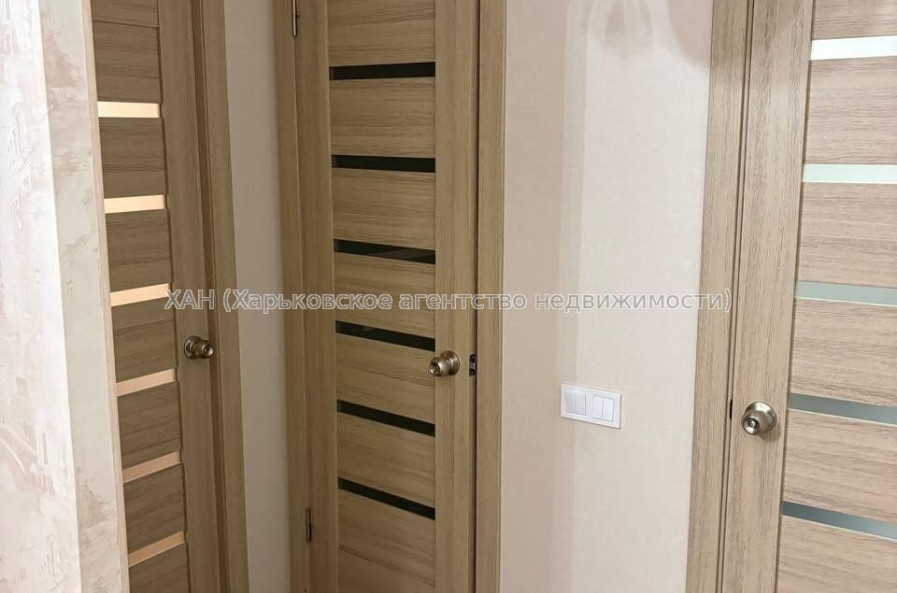 Продам квартиру, Соборности Украины ул. , 3 кім., 70 м², капитальный ремонт 