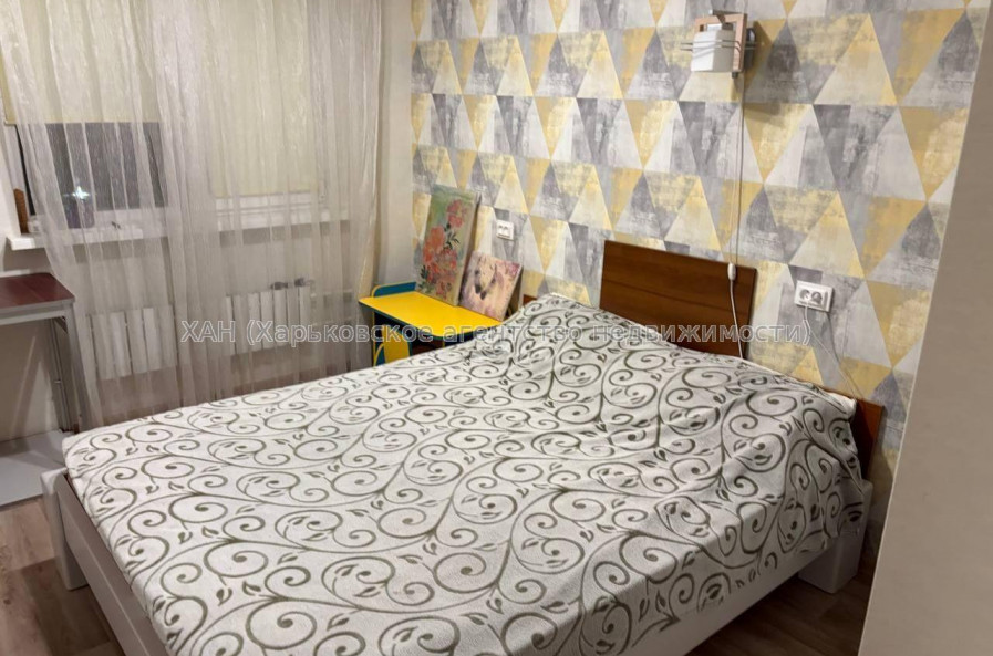 Продам квартиру, Соборности Украины ул. , 3 кім., 70 м², капитальный ремонт 