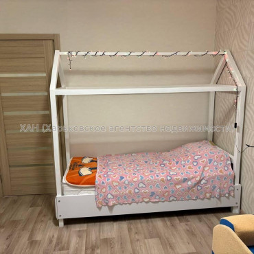 Продам квартиру, Соборности Украины ул. , 3 кім., 70 м², капитальный ремонт 