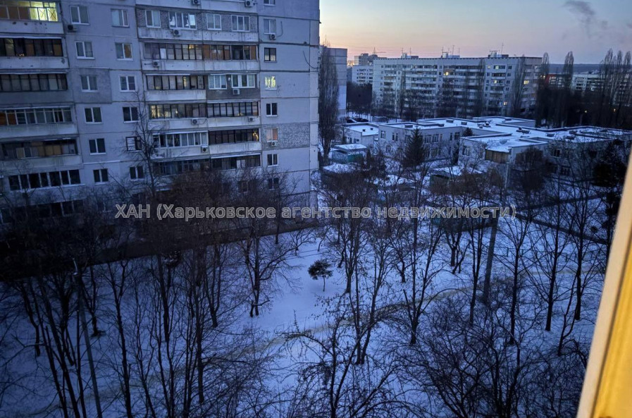 Продам квартиру, Соборности Украины ул. , 3 кім., 70 м², капитальный ремонт 