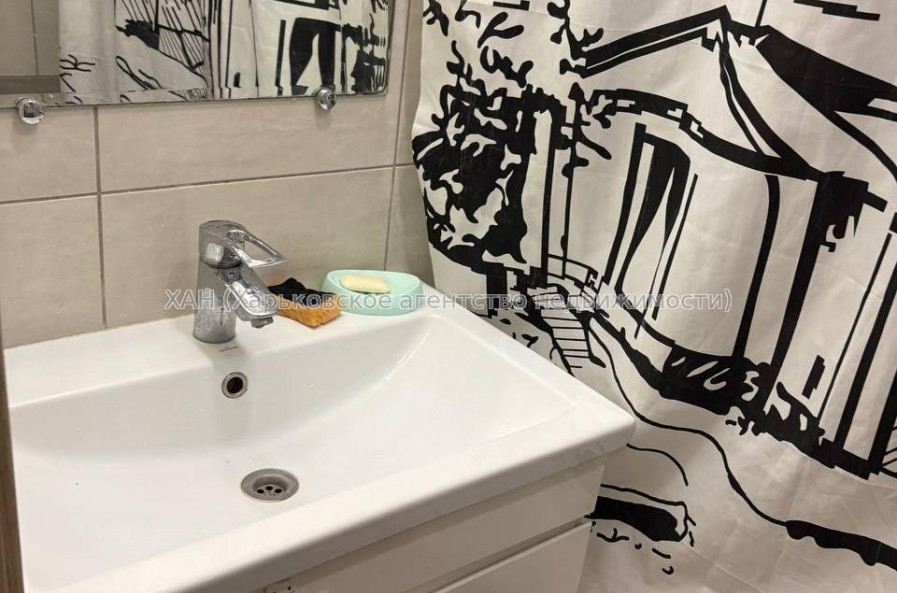 Продам квартиру, Соборности Украины ул. , 3 кім., 70 м², капитальный ремонт 