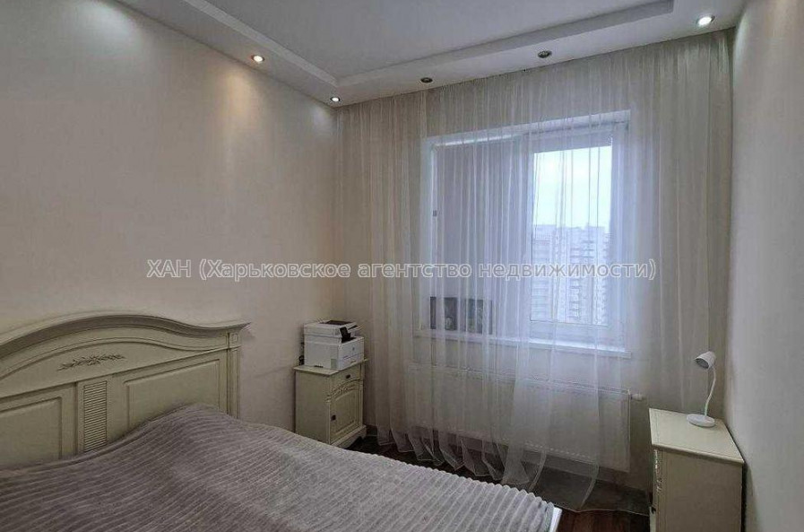 Продам квартиру, Науки просп. , 3  ком., 130 м², авторский дизайн 