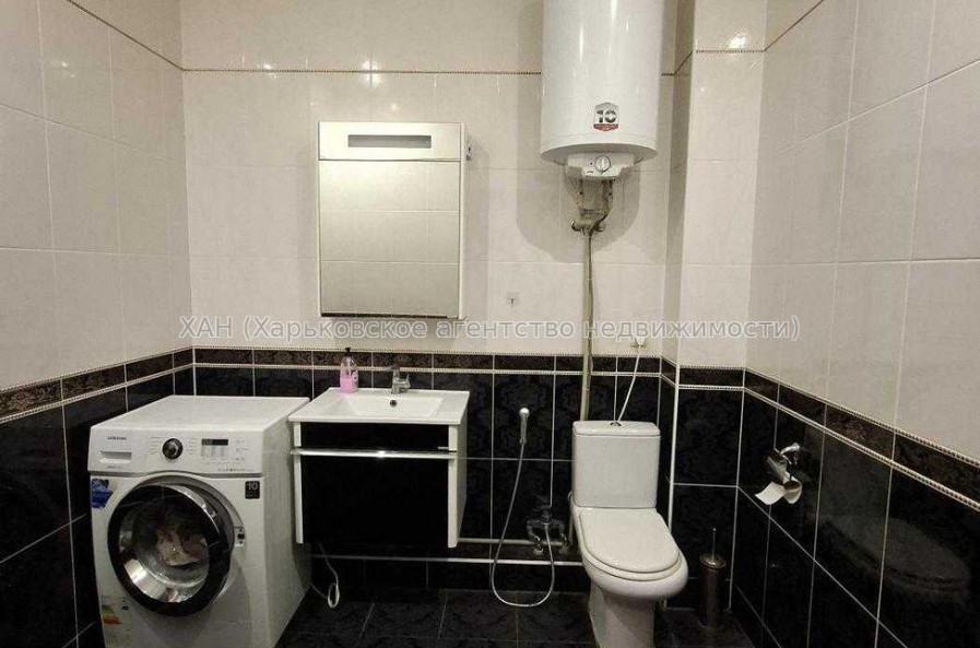 Продам квартиру, Науки просп. , 3  ком., 130 м², авторский дизайн 