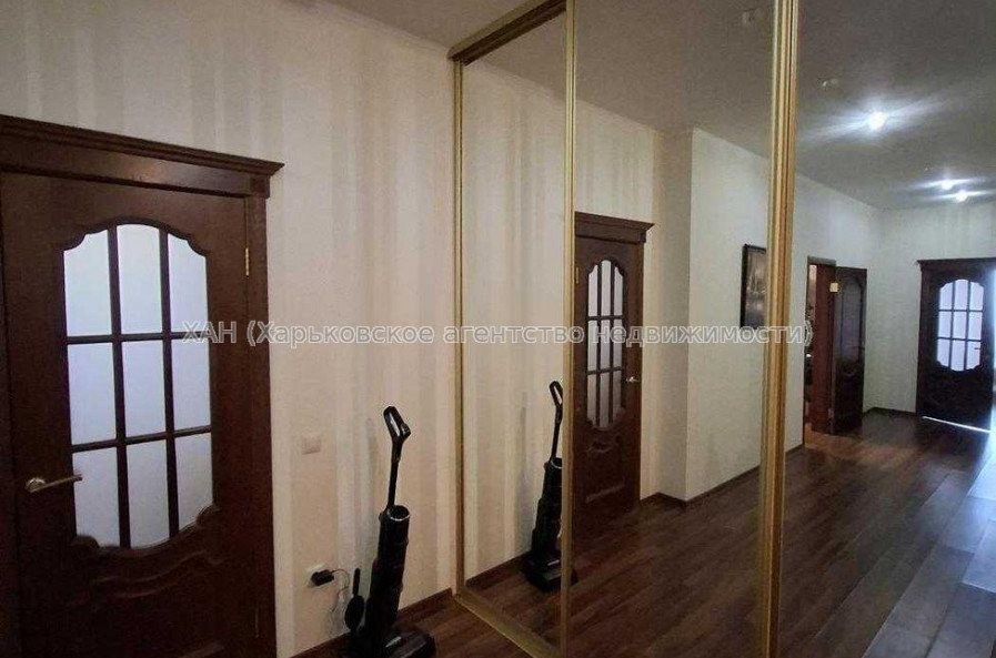 Продам квартиру, Науки просп. , 3  ком., 130 м², авторский дизайн 