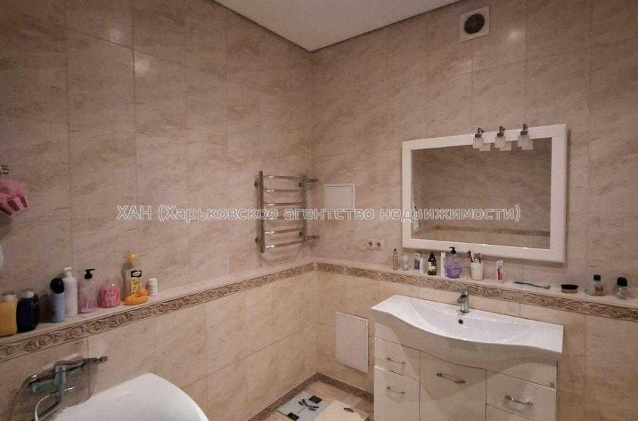 Продам квартиру, Науки просп. , 3  ком., 130 м², авторский дизайн 