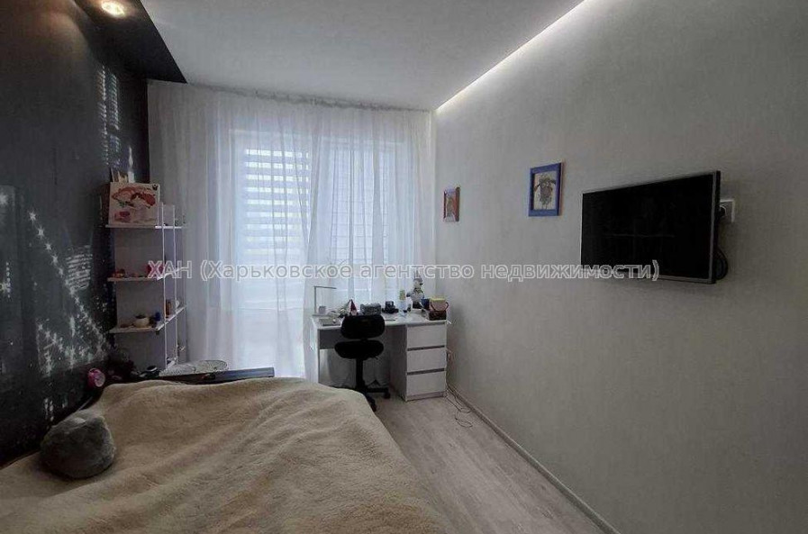 Продам квартиру, Науки просп. , 3  ком., 130 м², авторский дизайн 