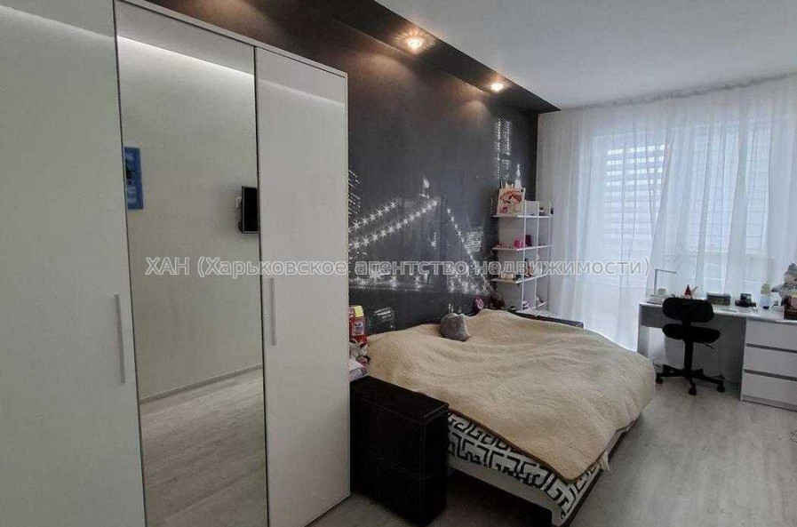 Продам квартиру, Науки просп. , 3  ком., 130 м², авторский дизайн 