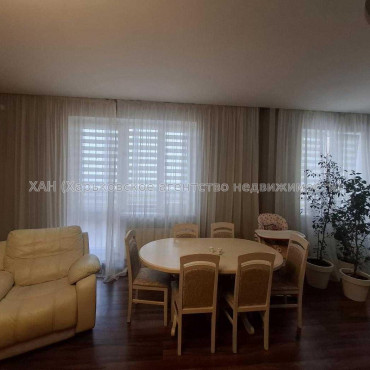 Продам квартиру, Науки просп. , 3  ком., 130 м², авторский дизайн 