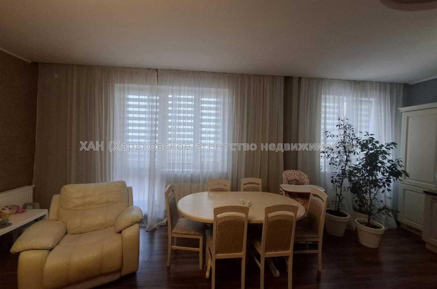 Продам квартиру, Науки просп. , 3  ком., 130 м², авторский дизайн 