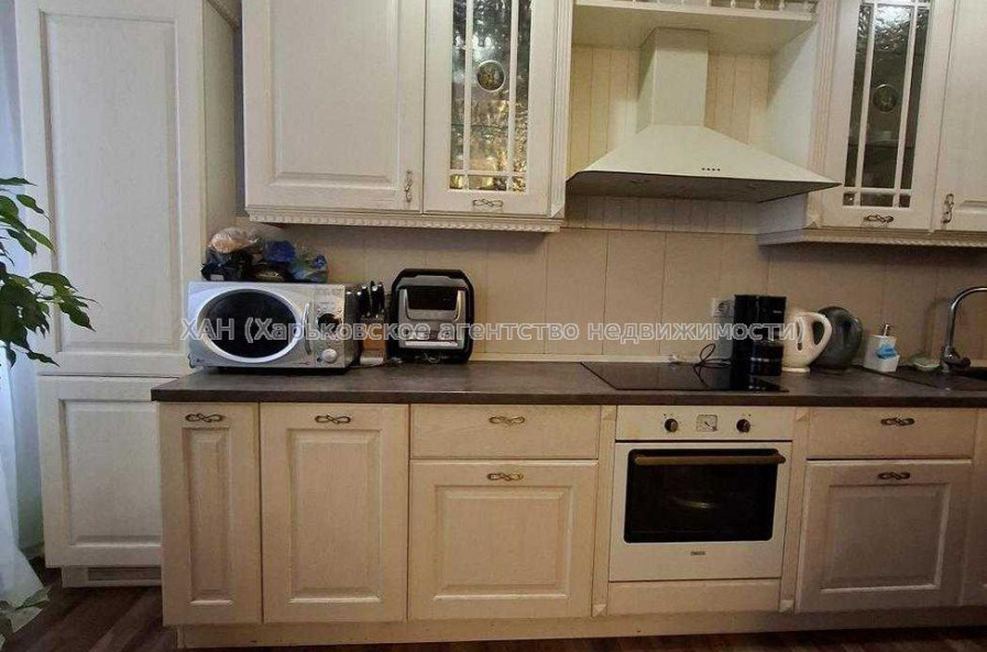 Продам квартиру, Науки просп. , 3  ком., 130 м², авторский дизайн 