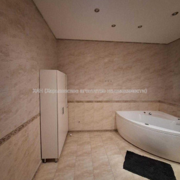 Продам квартиру, Науки просп. , 3  ком., 130 м², авторский дизайн 