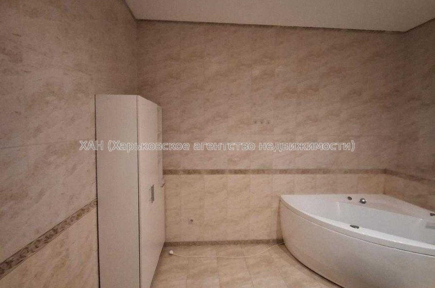 Продам квартиру, Науки просп. , 3  ком., 130 м², авторский дизайн 