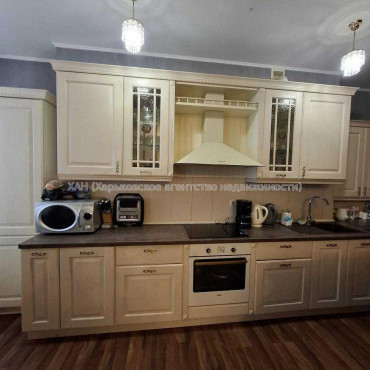 Продам квартиру, Науки просп. , 3  ком., 130 м², авторский дизайн 