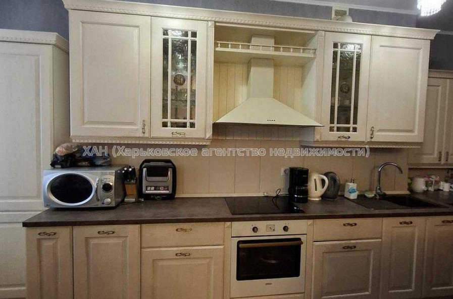 Продам квартиру, Науки просп. , 3  ком., 130 м², авторский дизайн 