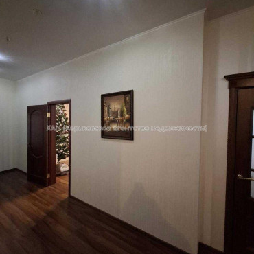 Продам квартиру, Науки просп. , 3  ком., 130 м², авторский дизайн 