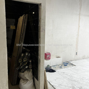 Продам квартиру, Героев Харькова просп. , 2  ком., 50 м², без отделочных работ 