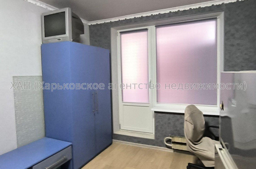 Продам квартиру, Бучмы ул. , 1 кім., 65 м², косметический ремонт 