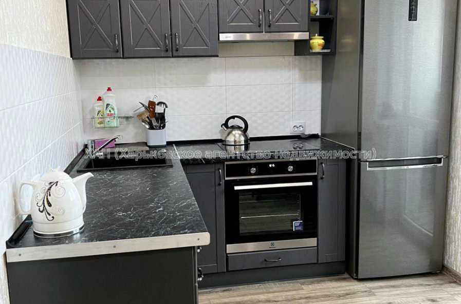 Продам квартиру, Льва Ландау просп. , 1 кім., 37 м², евроремонт 