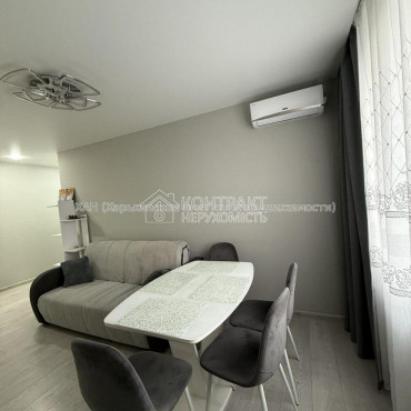 Продам квартиру, Амосова ул. , 13 , 4  ком., 71 м², евроремонт 