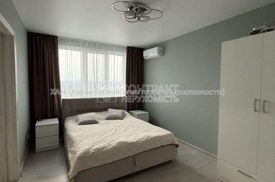 Продам квартиру, Амосова ул. , 13 , 4  ком., 71 м², евроремонт 