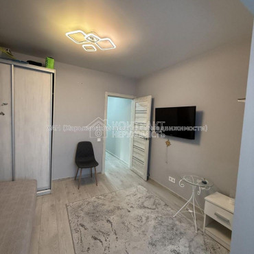 Продам квартиру, Амосова ул. , 13 , 4  ком., 71 м², евроремонт 