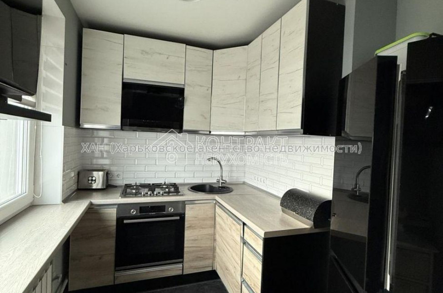 Продам квартиру, Амосова ул. , 13 , 4  ком., 71 м², евроремонт 